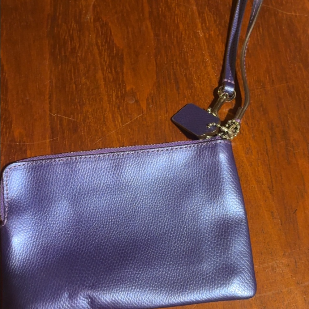 Coach wristlet - Picture 4 of 4